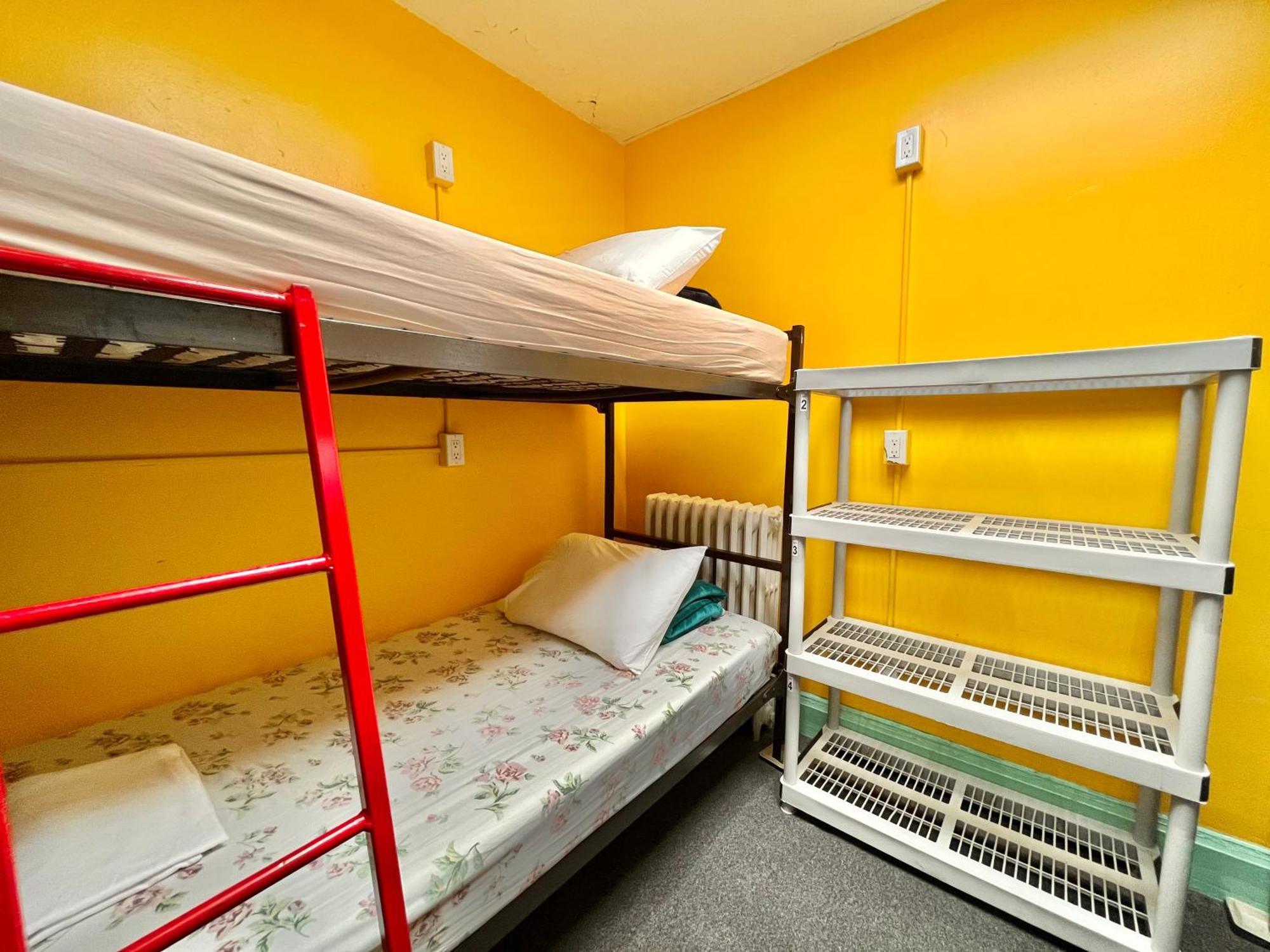 The Only Backpacker'S Inn (Adults Only) Τορόντο Εξωτερικό φωτογραφία